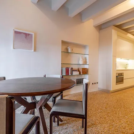 Ca' Circe Apartman *